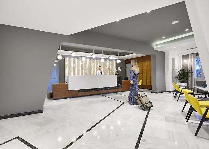 De Sol & 5* Тира