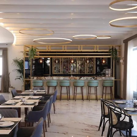 De Sol & 5* Fira (Santorini)