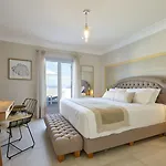 De Sol & Fira (Santorini)