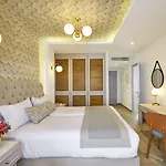 De Sol & 5* Fira (Santorini)