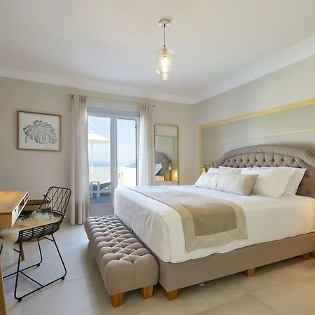 De Sol & Fira (Santorini)