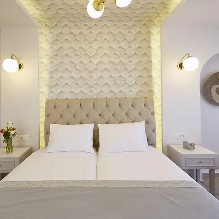 De Sol & Fira (Santorini)