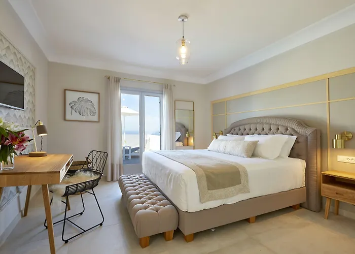 De Sol & Fira (Santorini)