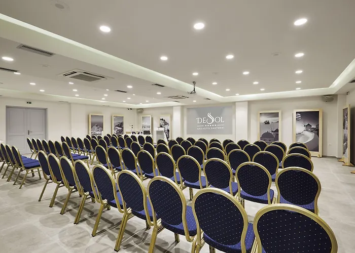 De Sol & Fira (Santorini)